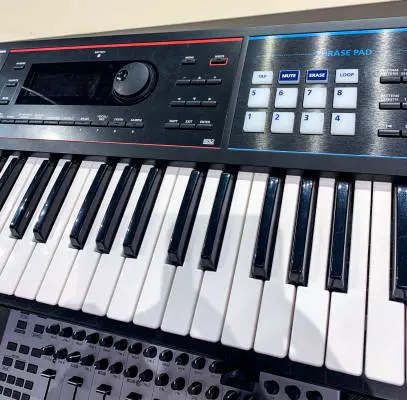 Roland - Juno DS61 61-Key Synthesizer w/Phrase Pads 2